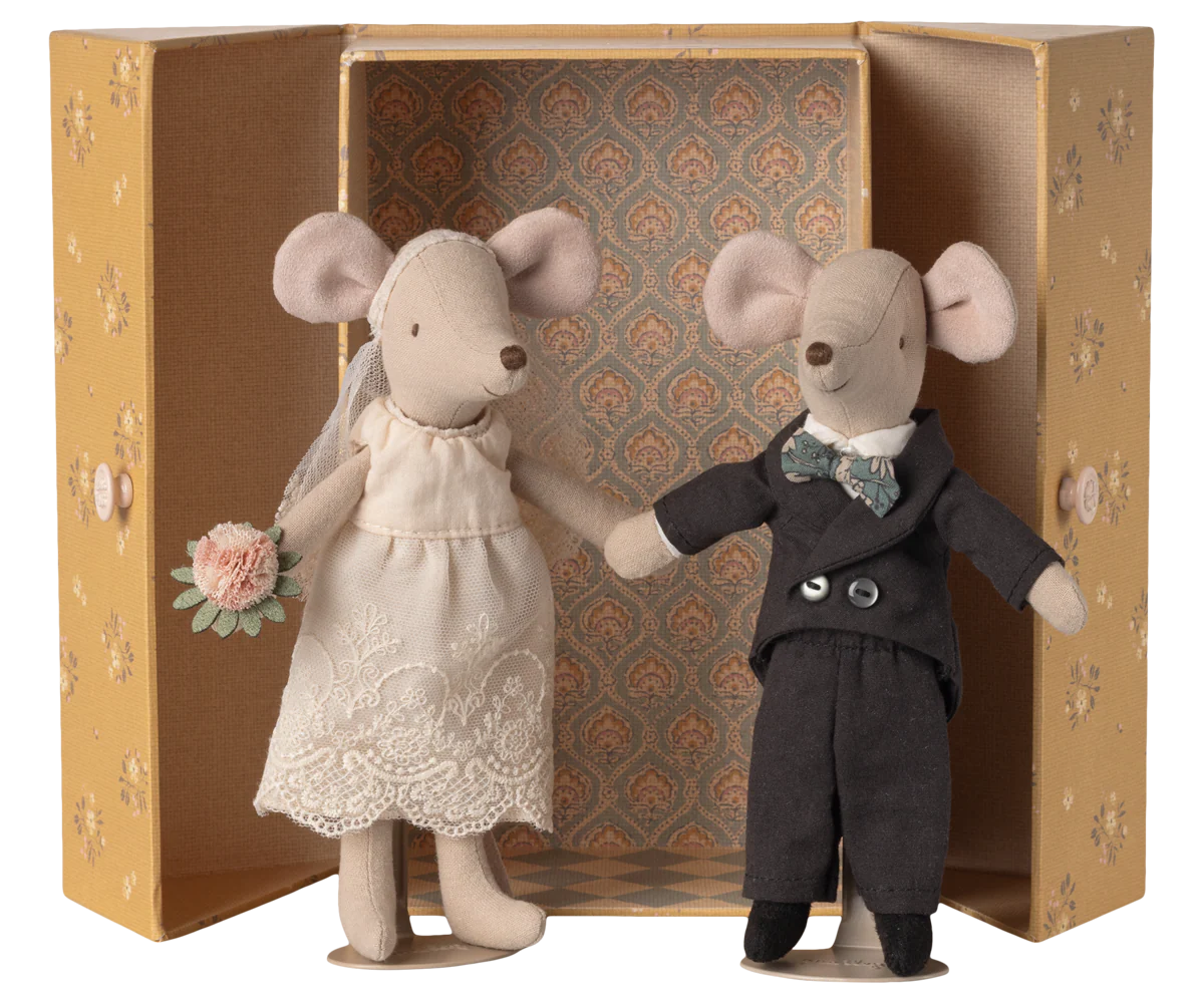 WEDDING MICE IN BOX - MUM AND DAD