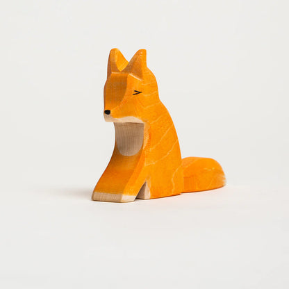 FOX SITTING