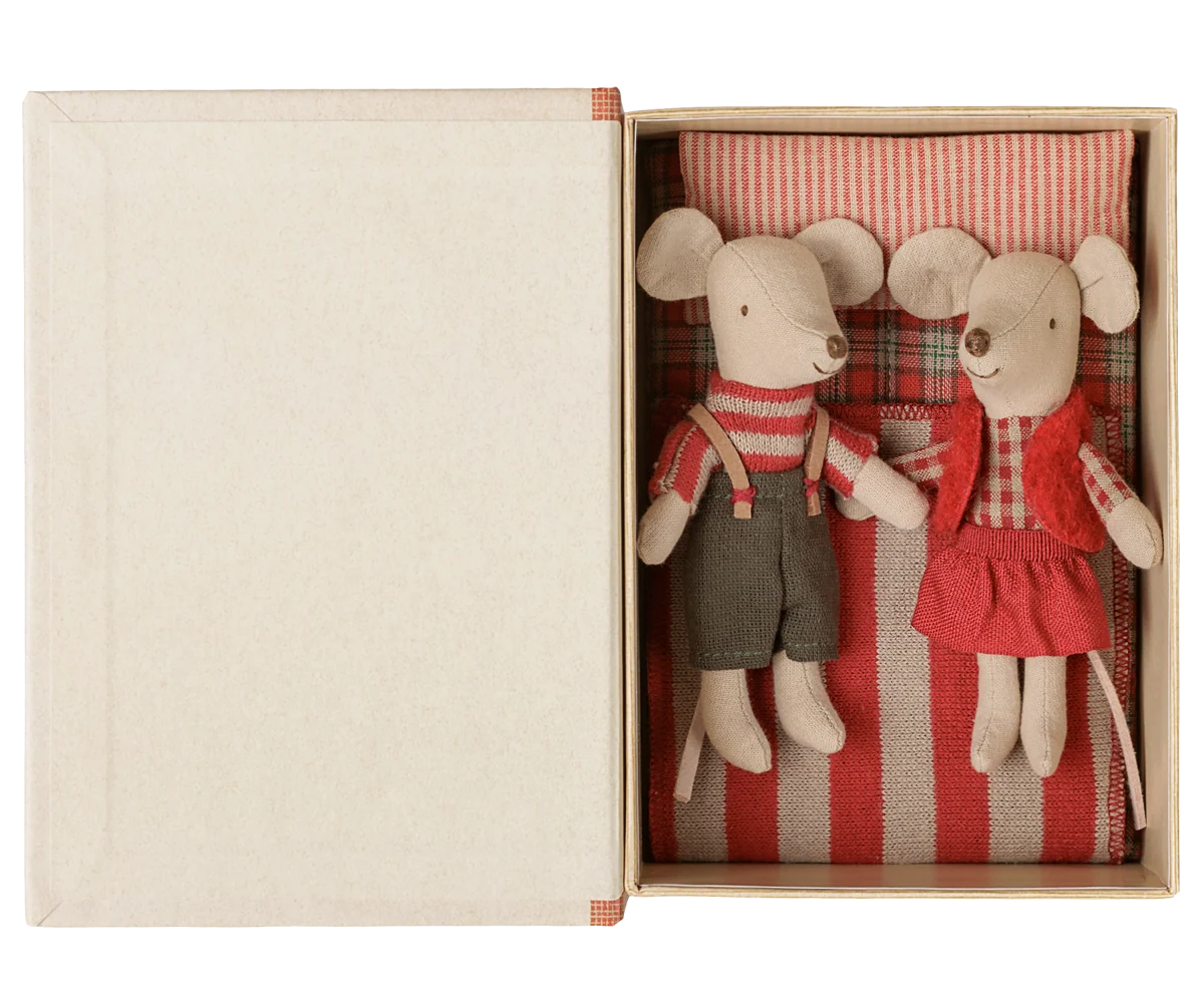 CHRISTMAS TALES - TWIN MICE
